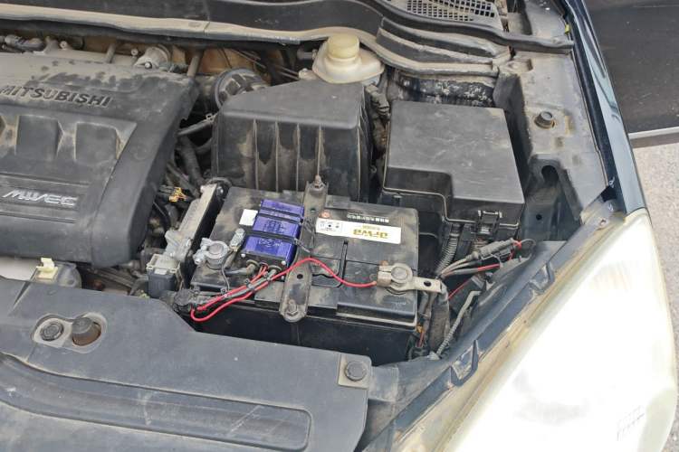 Used Haval H6 2012 2.4L Automatic Two-Wheel Drive Elite Version Engine Bay Left