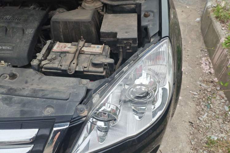 Used Haval H6 2012 2.4L Automatic Two-Wheel Drive Elite Version Engine Bay Left