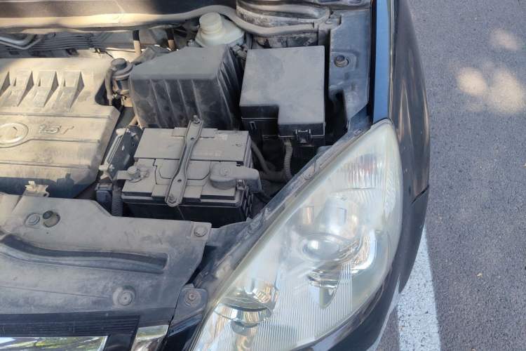 Used Haval H6 2012 1.5T Manual Two-Wheel Drive Elite Model Engine Bay Left