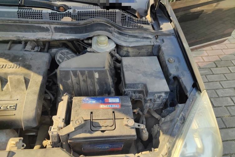 Used Haval H6 2012 2.4L Automatic Two-Wheel Drive Elite Version Engine Bay Left