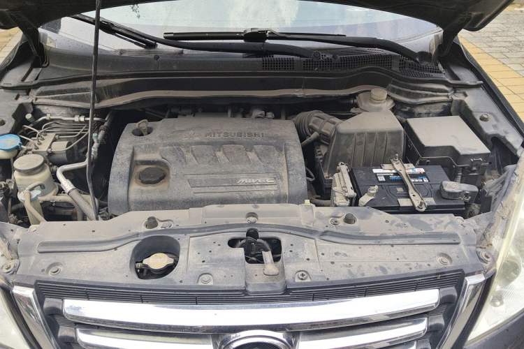 Used Haval H6 2012 2.4L Automatic Two-Wheel Drive Elite Version Engine Bay