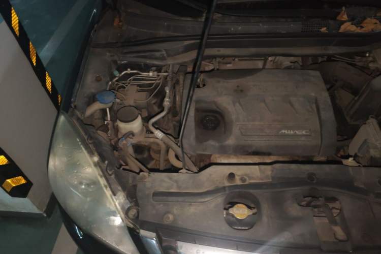 Used Haval H6 2012 2.4L Automatic Two-Wheel Drive Prestige Version Engine Bay Right