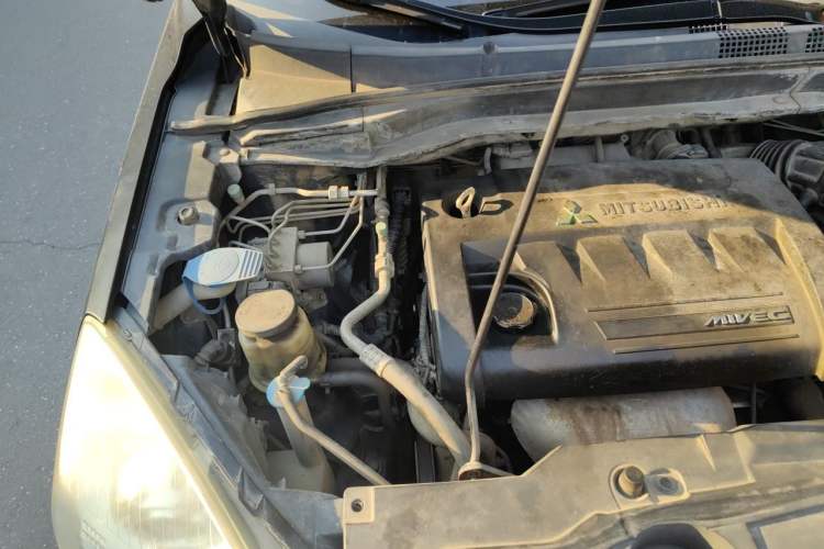 Used Haval H6 2012 2.4L Automatic Two-Wheel Drive Elite Version Engine Bay Right