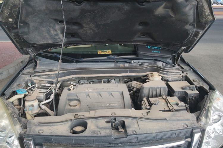 Used Haval H6 2012 2.4L Automatic Two-Wheel Drive Elite Version Engine Bay