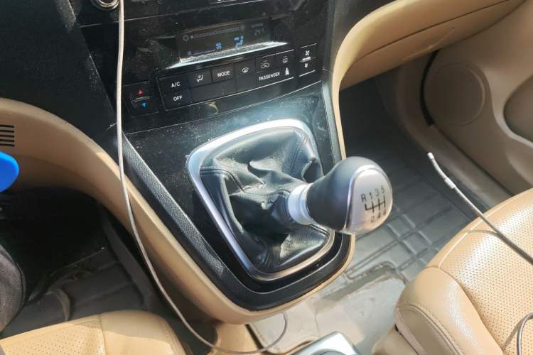 Used Haval H6 2012 Green Silence 2.0T Manual 4x4 Elite Model Gear Lever