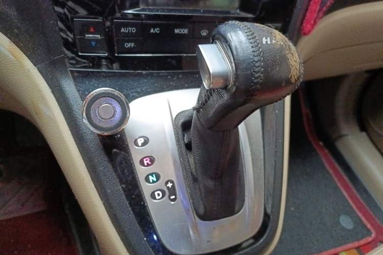 Used Haval H6 2012 2.4L Automatic Two-Wheel Drive Prestige Version Gear Lever