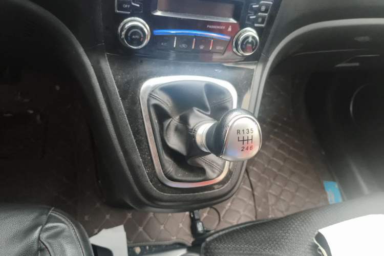 Used Haval H6 2012 1.5T Manual Two-Wheel Drive Elite Model Gear Lever