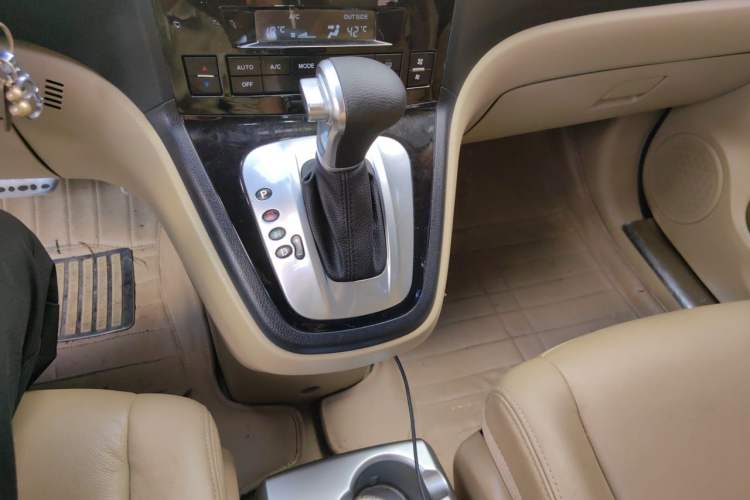 Used Haval H6 2012 2.4L Automatic Two-Wheel Drive Prestige Version Gear Lever