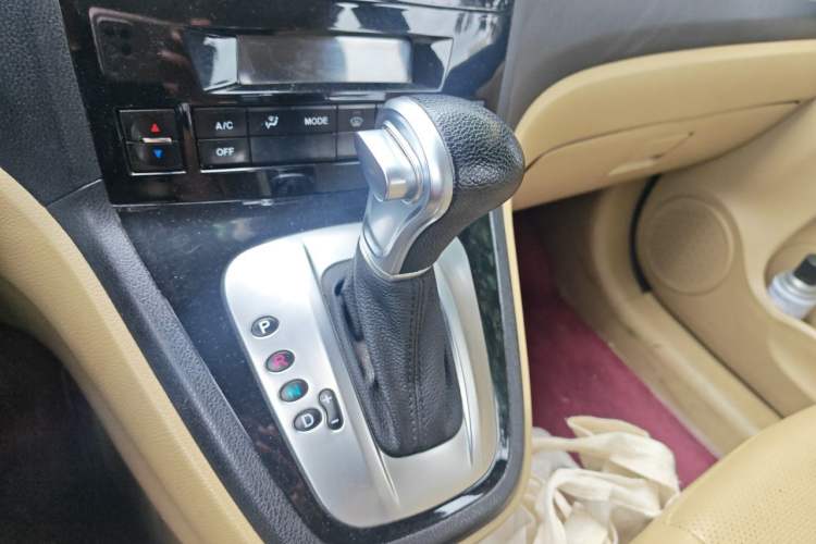 Used Haval H6 2012 2.4L Automatic Two-Wheel Drive Elite Version Gear Lever
