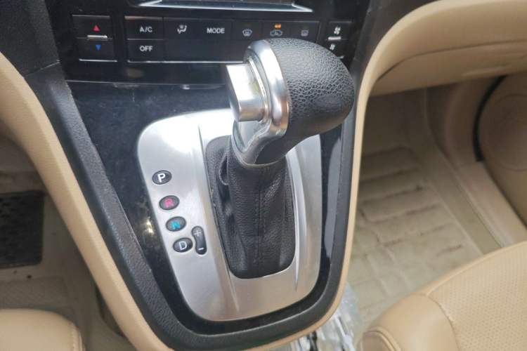 Used Haval H6 2012 2.4L Automatic Two-Wheel Drive Elite Version Gear Lever