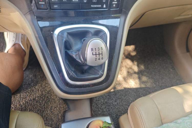 Used Haval H6 2012 1.5T Manual Two-Wheel Drive Prestige Version Gear Lever