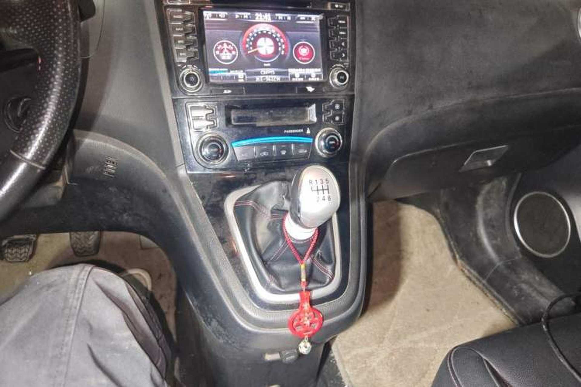 Used Haval H6 2012 1.5T Manual Two-Wheel Drive Urban Version Gear Lever