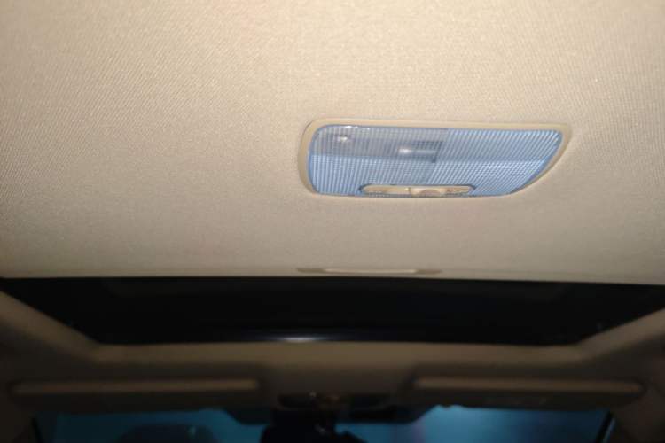 Used Haval H6 2012 2.4L Automatic Two-Wheel Drive Prestige Version Headliner