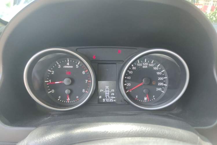 Used Haval H6 2012 1.5T Manual Two-Wheel Drive Prestige Version Instrument Cluster