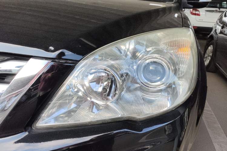 Used Haval H6 2012 1.5T Manual Two-Wheel Drive Prestige Version Left Front Headlight