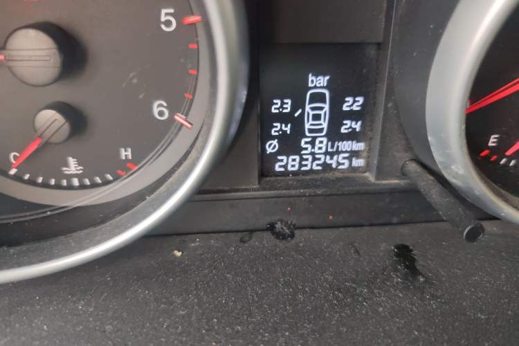 Used Haval H6 2012 Green Silence 2.0T Manual 4x4 Elite Model Odometer Close Up