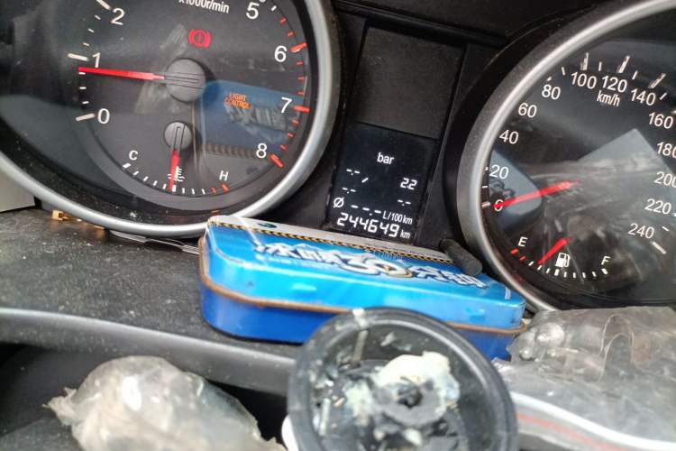Used Haval H6 2012 1.5T Manual Two-Wheel Drive Elite Model Odometer Close Up