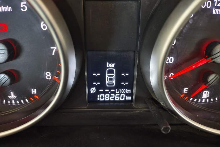 Used Haval H6 2012 1.5T Manual Two-Wheel Drive Prestige Version Odometer Close Up