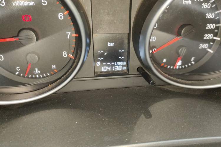 Used Haval H6 2012 1.5T Manual Two-Wheel Drive Elite Model Odometer Close Up