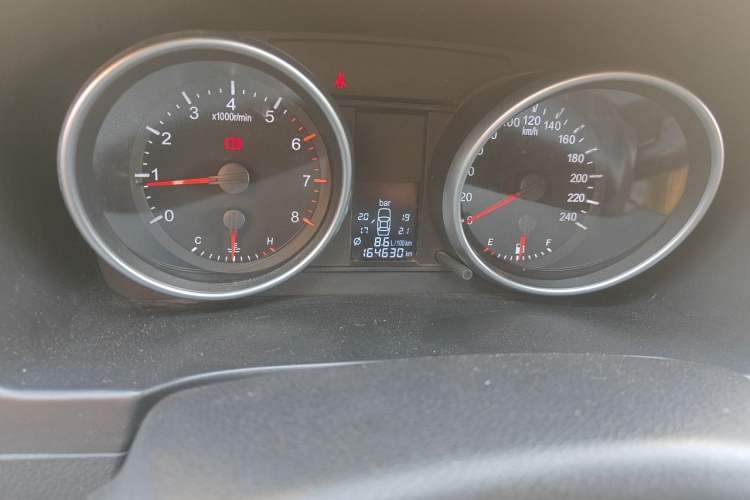 Used Haval H6 2012 1.5T Manual Two-Wheel Drive Elite Model Odometer Close Up