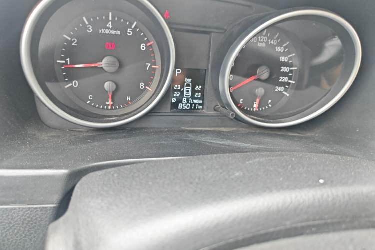 Used Haval H6 2012 2.4L Automatic Two-Wheel Drive Elite Version Odometer Close Up
