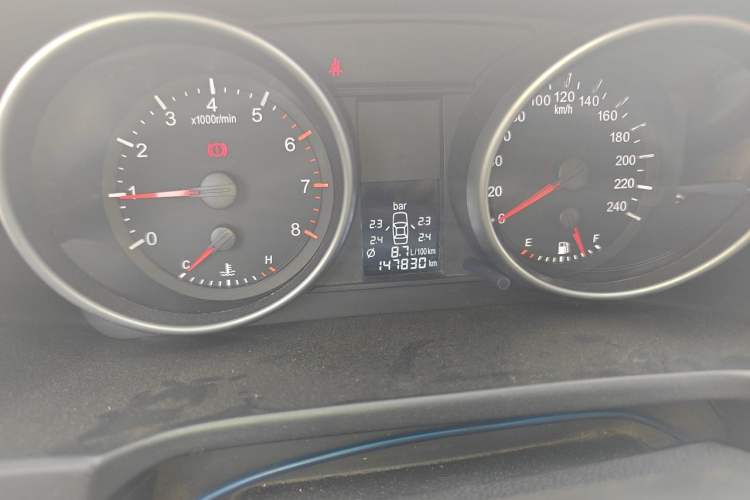 Used Haval H6 2012 1.5T Manual Two-Wheel Drive Prestige Version Odometer Close Up
