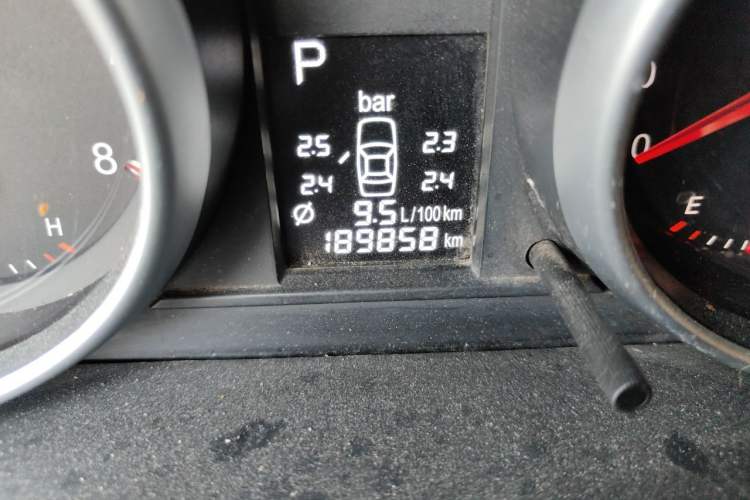 Used Haval H6 2012 2.4L Automatic Two-Wheel Drive Prestige Version Odometer Close Up