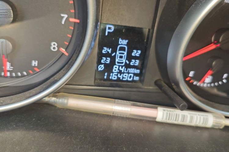 Used Haval H6 2012 2.4L Automatic Two-Wheel Drive Elite Version Odometer Close Up
