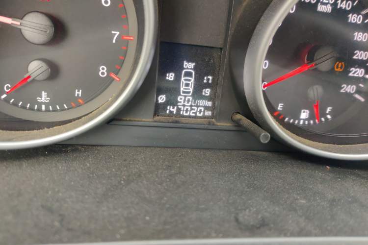 Used Haval H6 2012 1.5T Manual Two-Wheel Drive Prestige Version Odometer Close Up