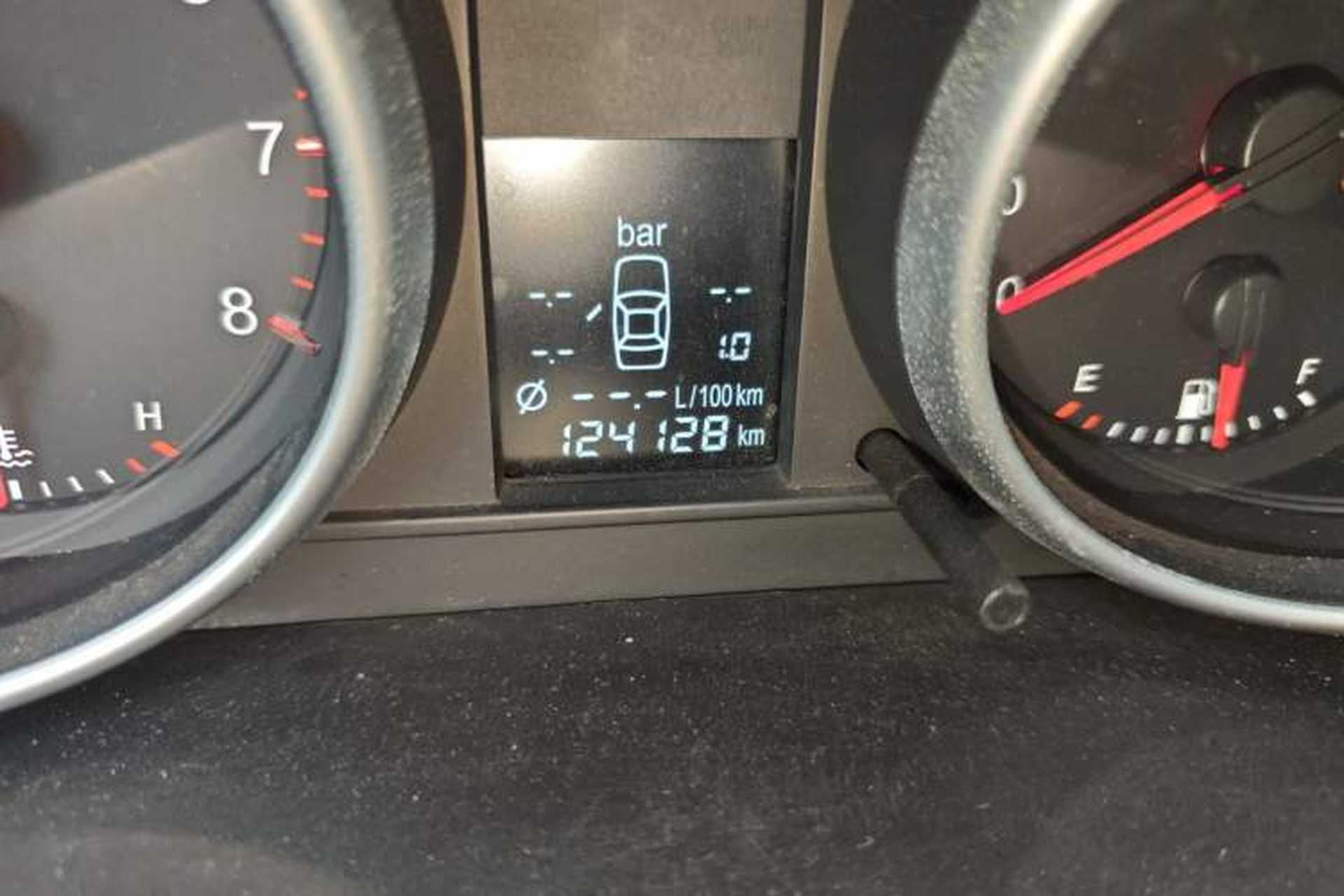Used Haval H6 2012 1.5T Manual Two-Wheel Drive Prestige Version Odometer Close Up