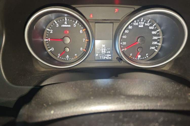 Used Haval H6 2012 2.4L Automatic Two-Wheel Drive Prestige Version Odometer Close Up