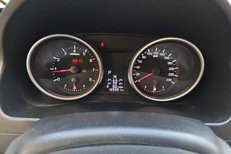 Used Haval H6 2012 2.4L Automatic Two-Wheel Drive Elite Version Odometer Close Up