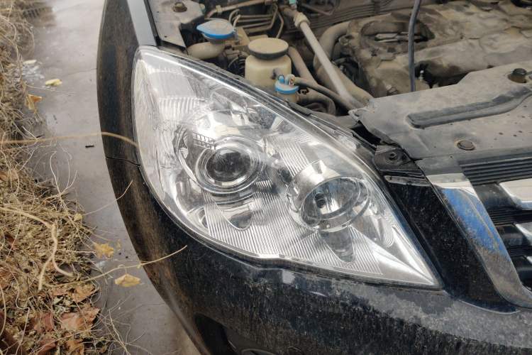 Used Haval H6 2012 1.5T Manual Two-Wheel Drive Prestige Version Right Front Headlight