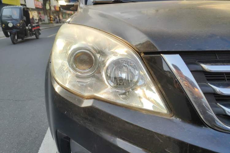 Used Haval H6 2012 2.4L Automatic Two-Wheel Drive Elite Version Right Front Headlight