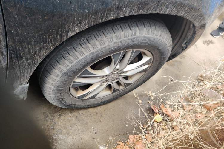 Used Haval H6 2012 1.5T Manual Two-Wheel Drive Prestige Version Right Front Wheel Hub