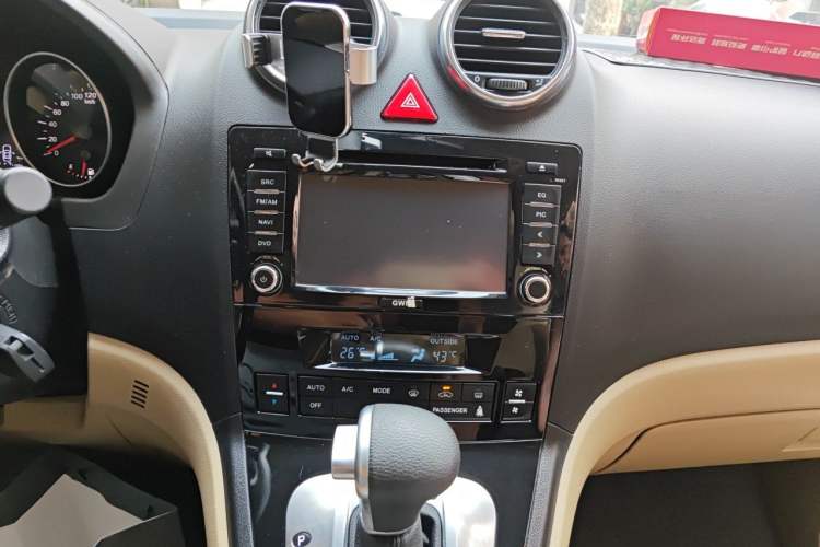 Used Haval H6 2012 2.4L Automatic Two-Wheel Drive Prestige Version Audio And AC Panel
