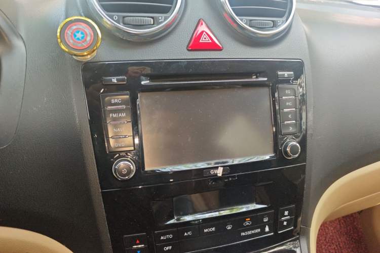Used Haval H6 2012 1.5T Manual Two-Wheel Drive Prestige Version Audio And AC Panel