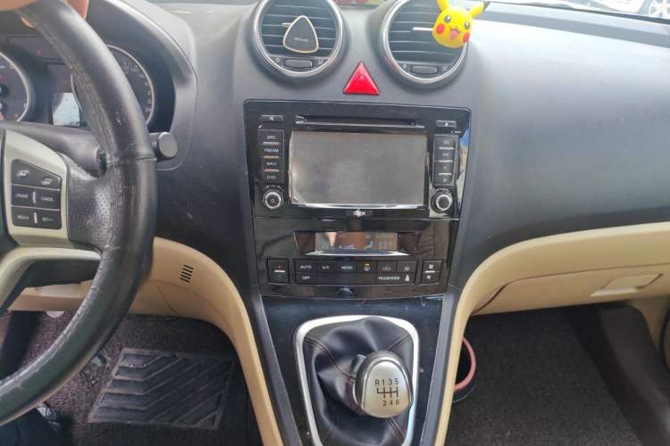 Used Haval H6 2012 1.5T Manual Two-Wheel Drive Elite Model Audio And AC Panel
