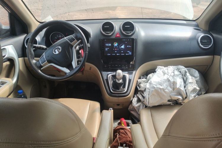 Used Haval H6 2012 1.5T Manual Two-Wheel Drive Elite Model Center Console