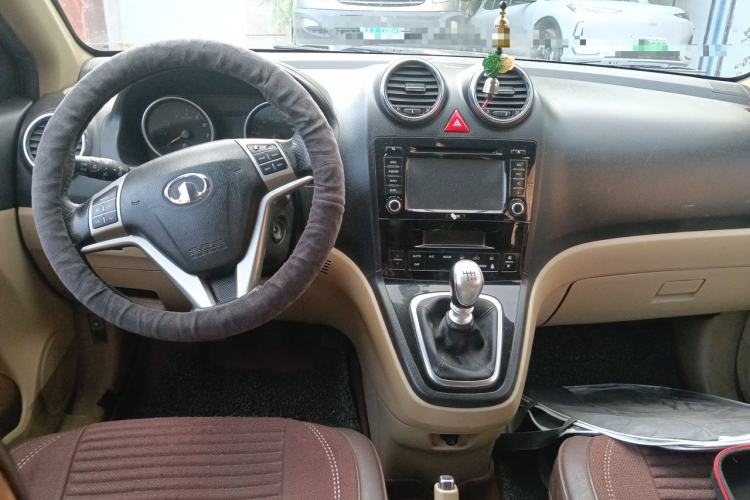 Used Haval H6 2012 1.5T Manual Two-Wheel Drive Prestige Version Center Console