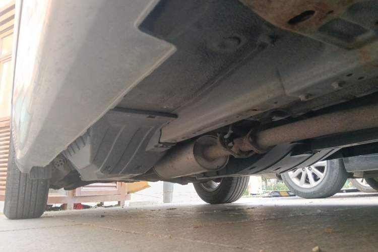 Used Haval H6 2012 1.5T Manual Two-Wheel Drive Prestige Version Chassis Front Right