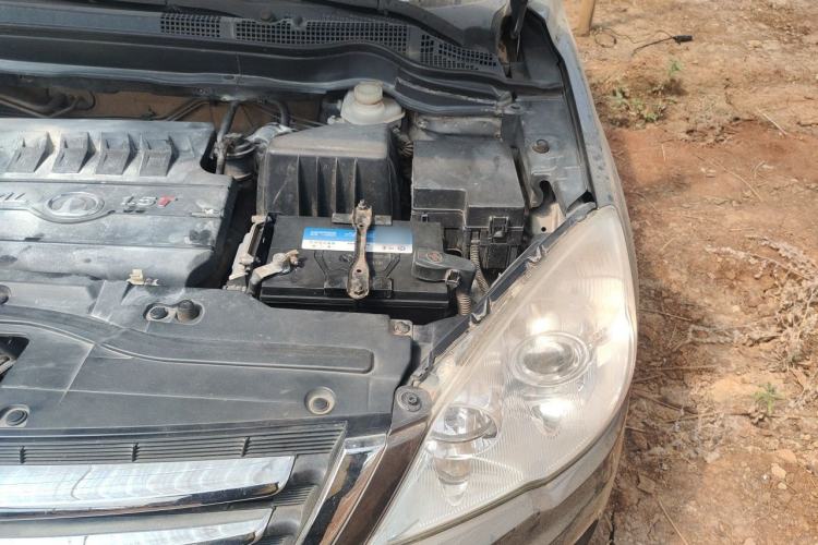Used Haval H6 2012 1.5T Manual Two-Wheel Drive Elite Model Engine Bay Left