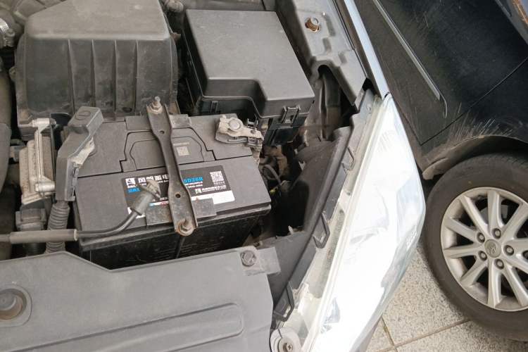 Used Haval H6 2012 1.5T Manual Two-Wheel Drive Prestige Version Engine Bay Left