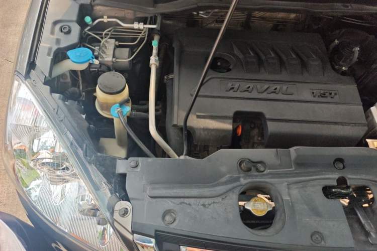 Used Haval H6 2012 1.5T Manual Two-Wheel Drive Prestige Version Engine Bay Right