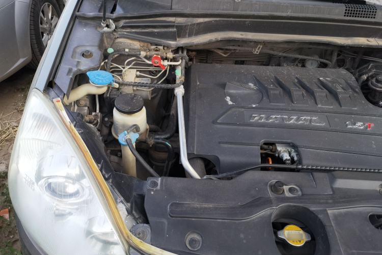 Used Haval H6 2012 1.5T Manual Two-Wheel Drive Prestige Version Engine Bay Right