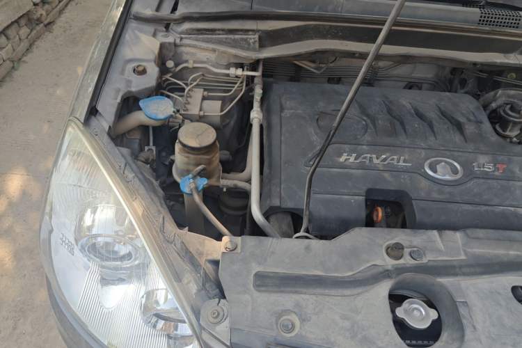 Used Haval H6 2012 1.5T Manual Two-Wheel Drive Prestige Version Engine Bay Right