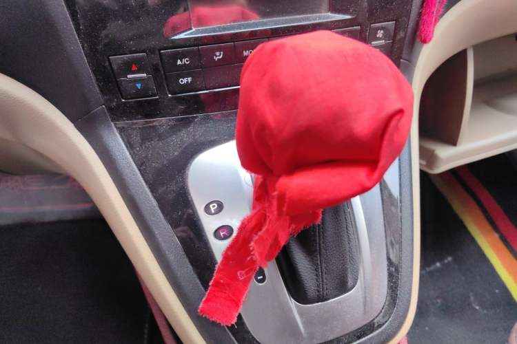 Used Haval H6 2012 2.4L Automatic Two-Wheel Drive Elite Version Gear Lever