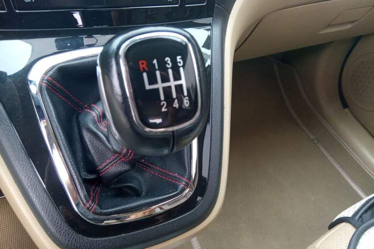 Used Haval H6 2012 1.5T Manual Two-Wheel Drive Elite Model Gear Lever