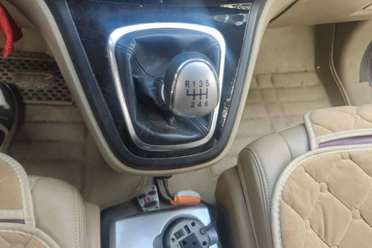 Used Haval H6 2012 1.5T Manual Two-Wheel Drive Prestige Version Gear Lever