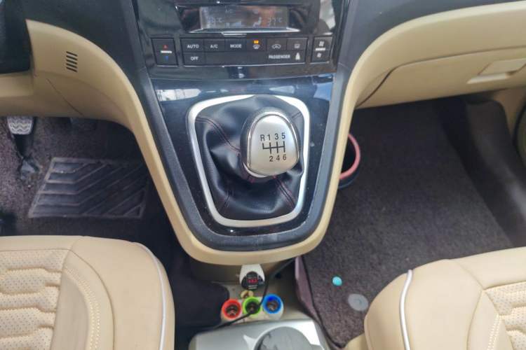 Used Haval H6 2012 1.5T Manual Two-Wheel Drive Elite Model Gear Lever